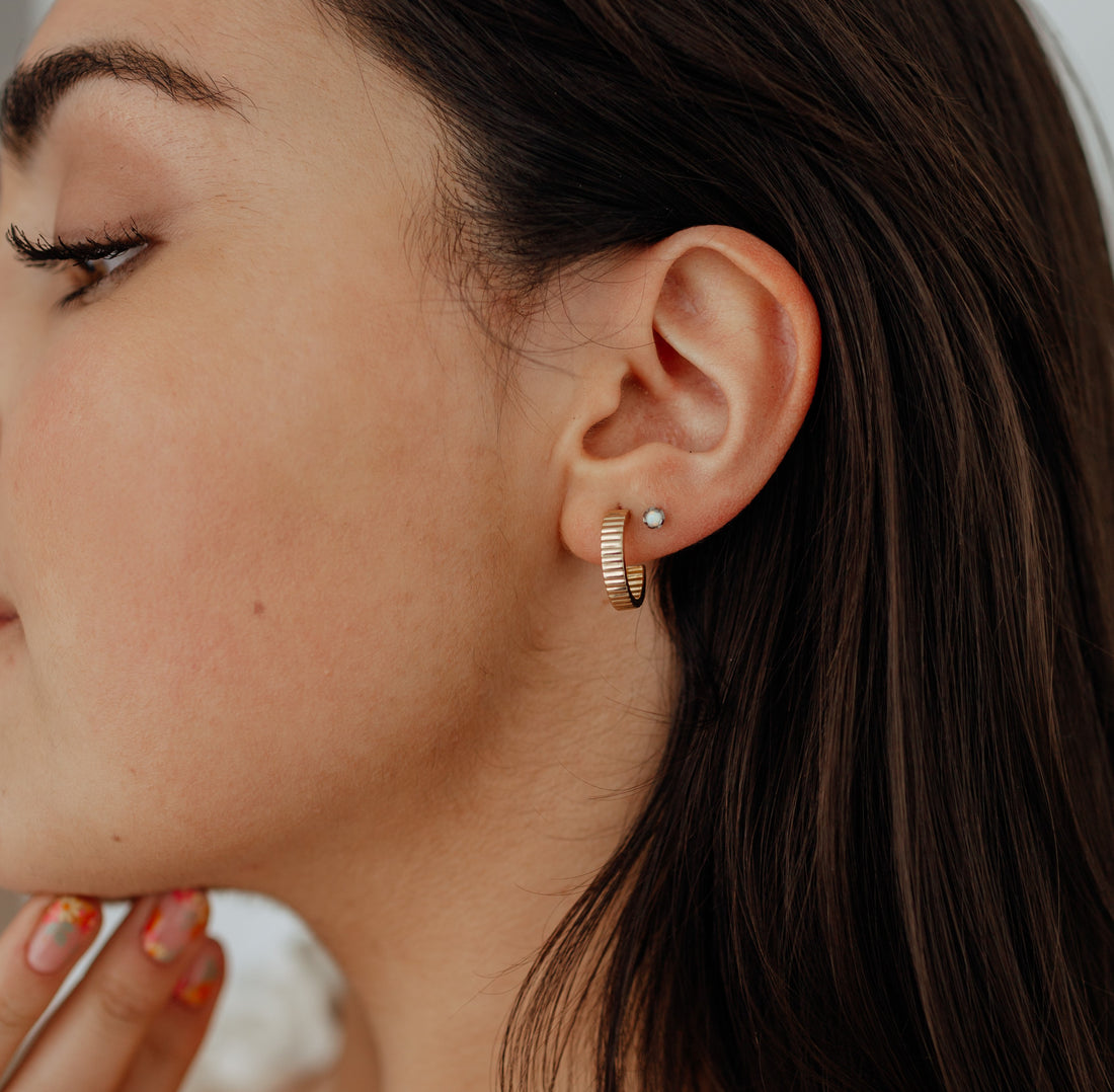 Daily Radiance: The Timeless Appeal of Gold Earrings for Everyday Wear